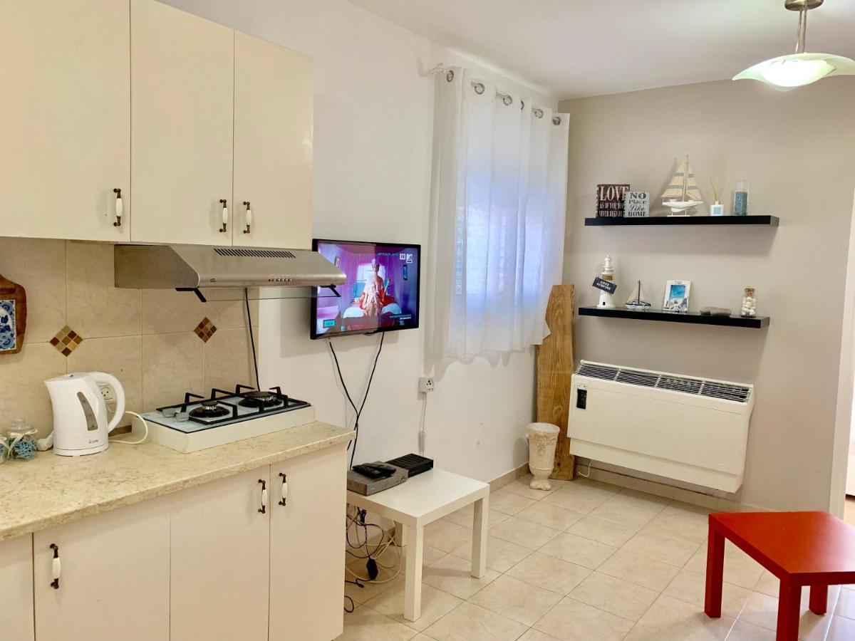 Shantell City Center Apartment Нетания Екстериор снимка